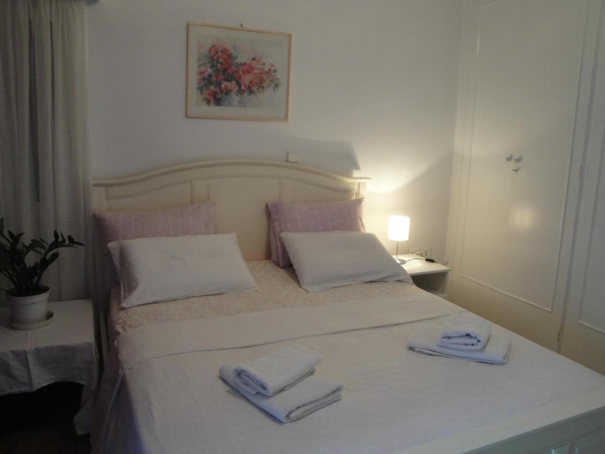 Flor De Mayo,Apt In Alimos Near The Sea Atena Exterior foto